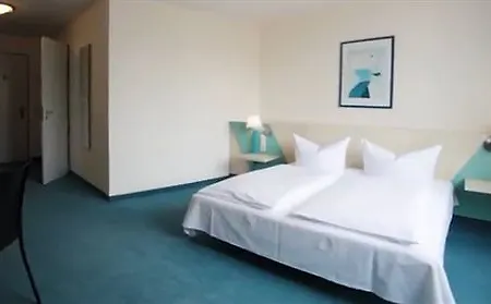 Le Village Hotel 3*