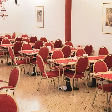 Le Village Отель Винненден